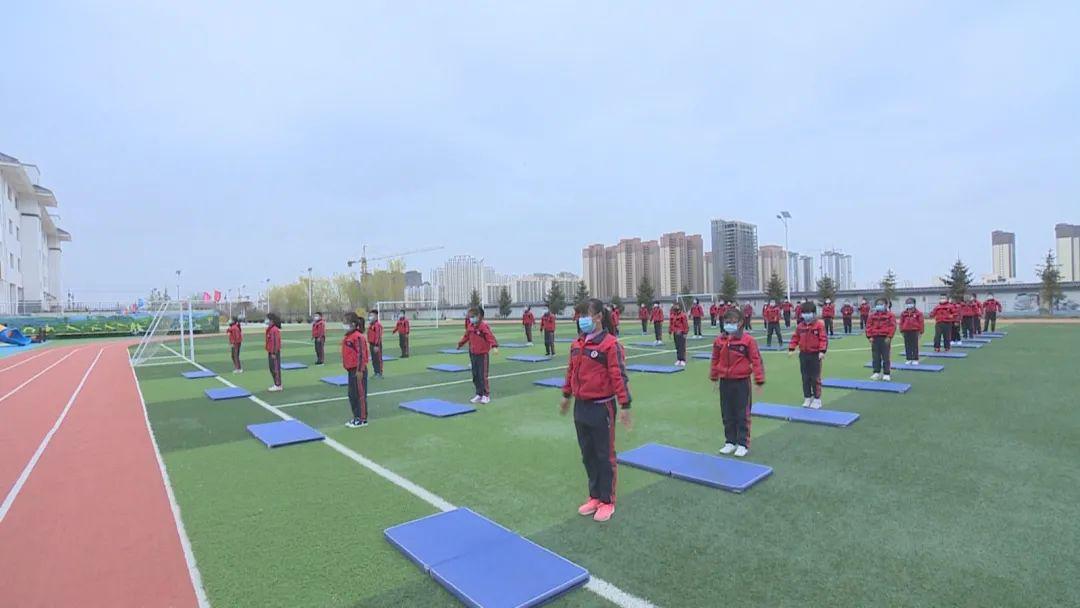 榆中县小学高年级今天正式开学