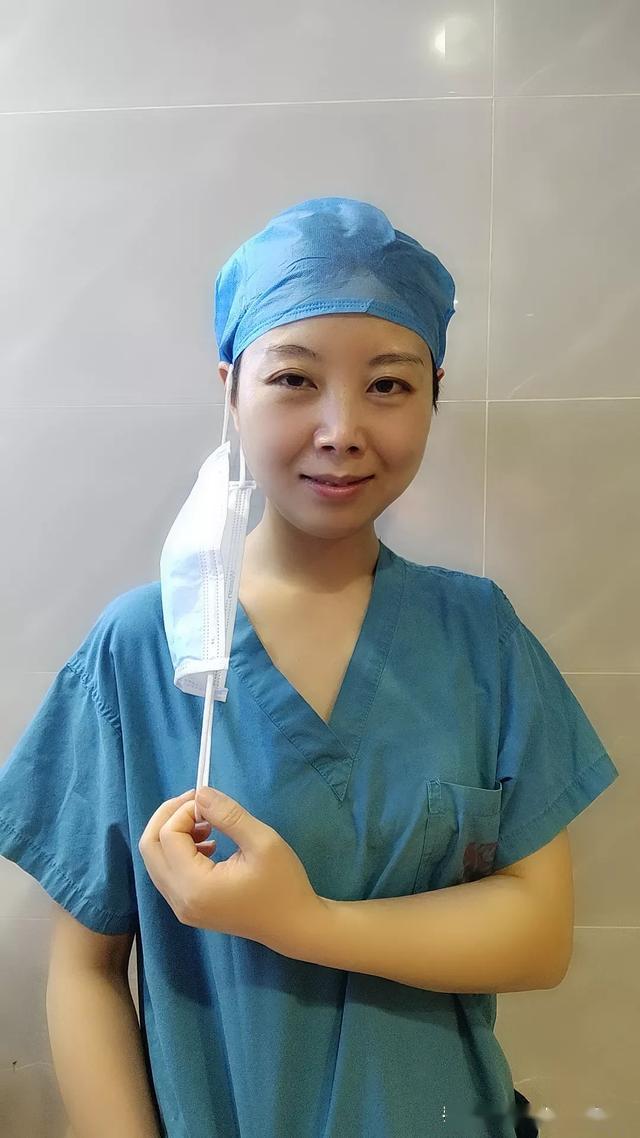 "最勇女博士"她被称为带队的是一位女博士——王丽娜第三批赴武汉救助