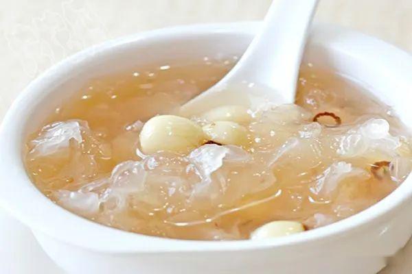 常备"五行养肺汤",增强肺气避湿邪