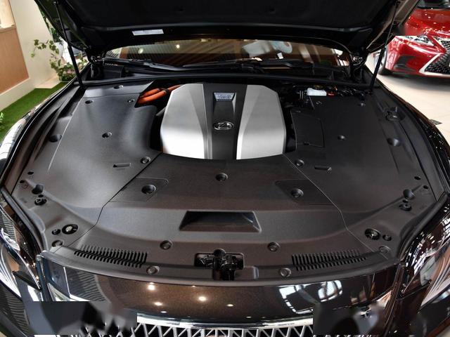 5l v6自然吸气8gr-fxs发动机,最大功率299马力,发动机峰值扭矩350牛