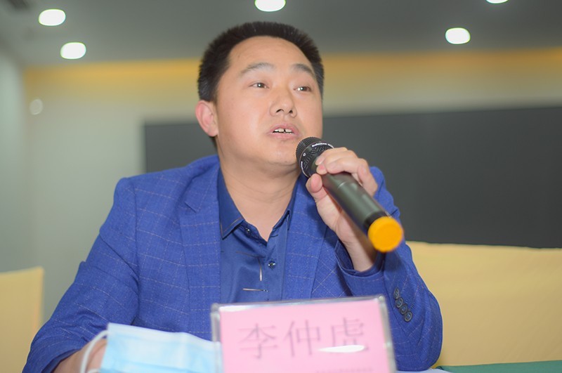 李仲虎表明企业法律服务科专门为企业提供法律,政策咨询服务,依法组织