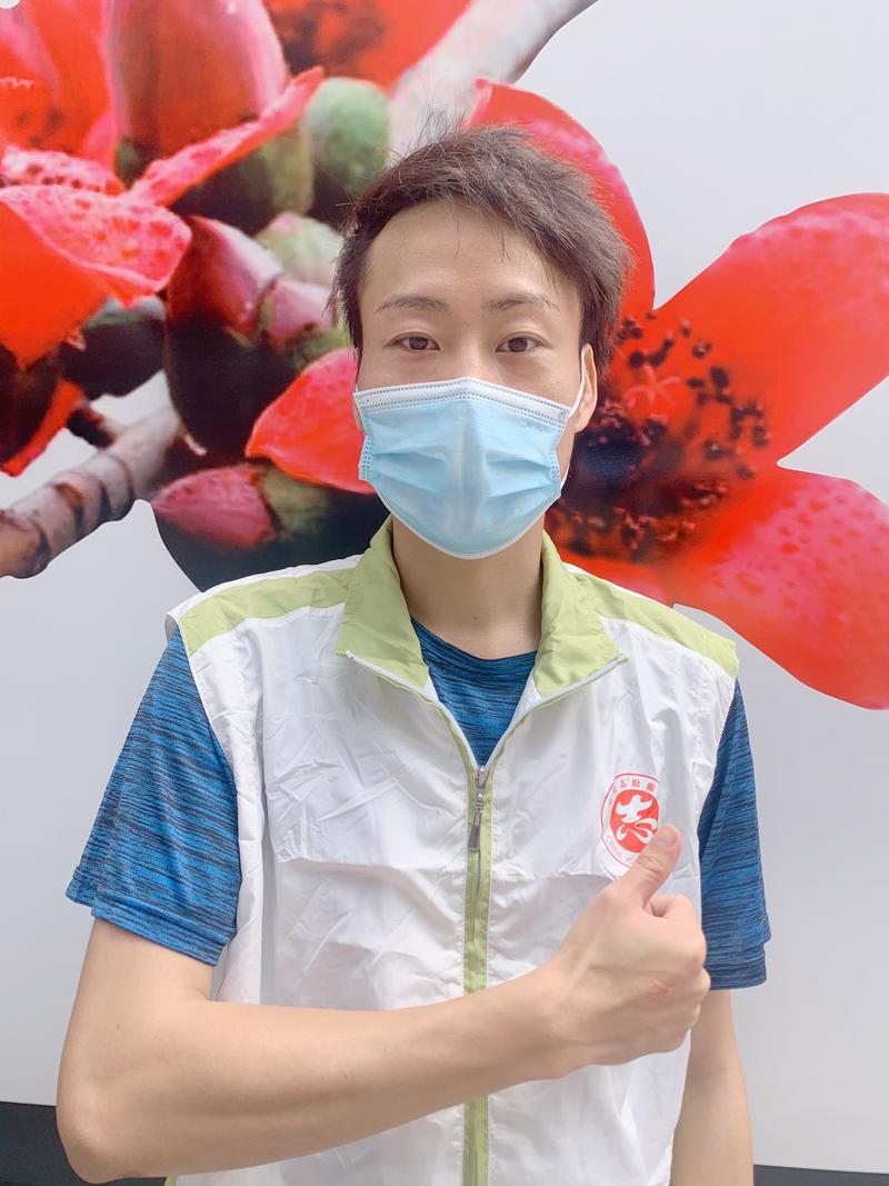 刘瑞麟双线作战的青年志愿者