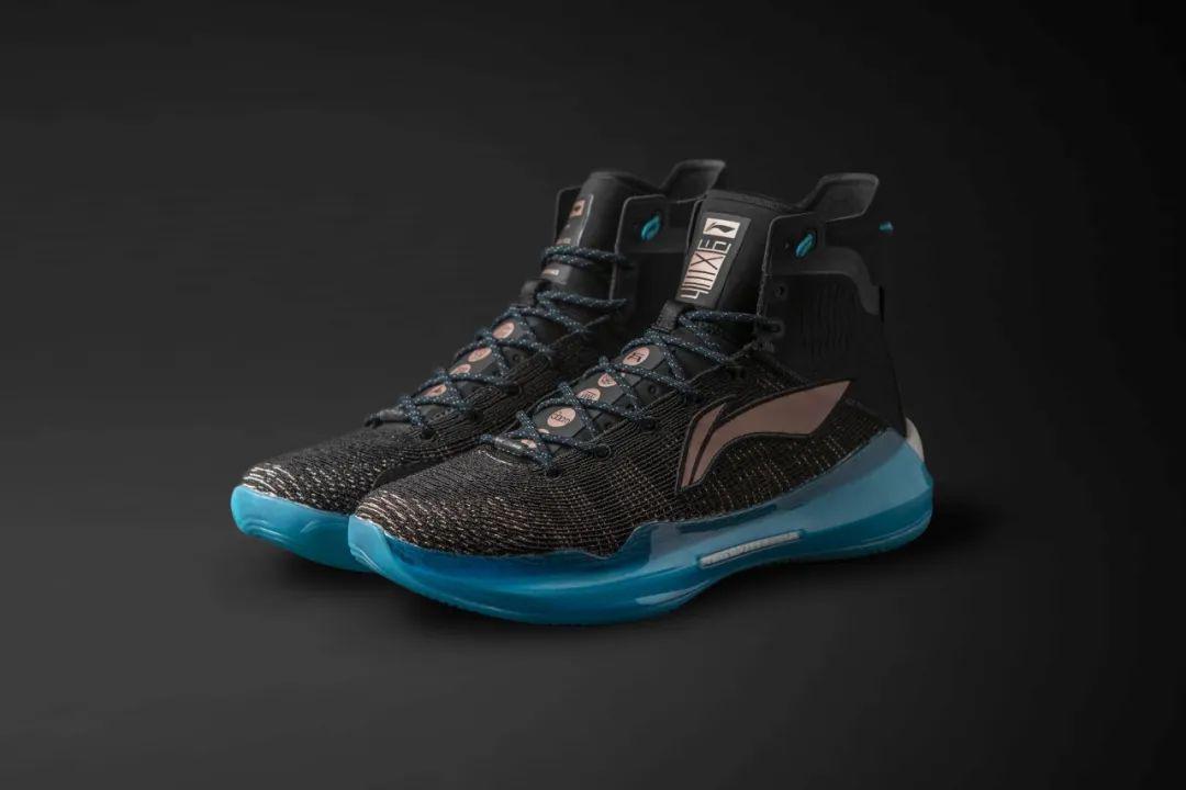 dunk 图赏 | 李宁驭帅十三䨻「孔雀蓝釉」