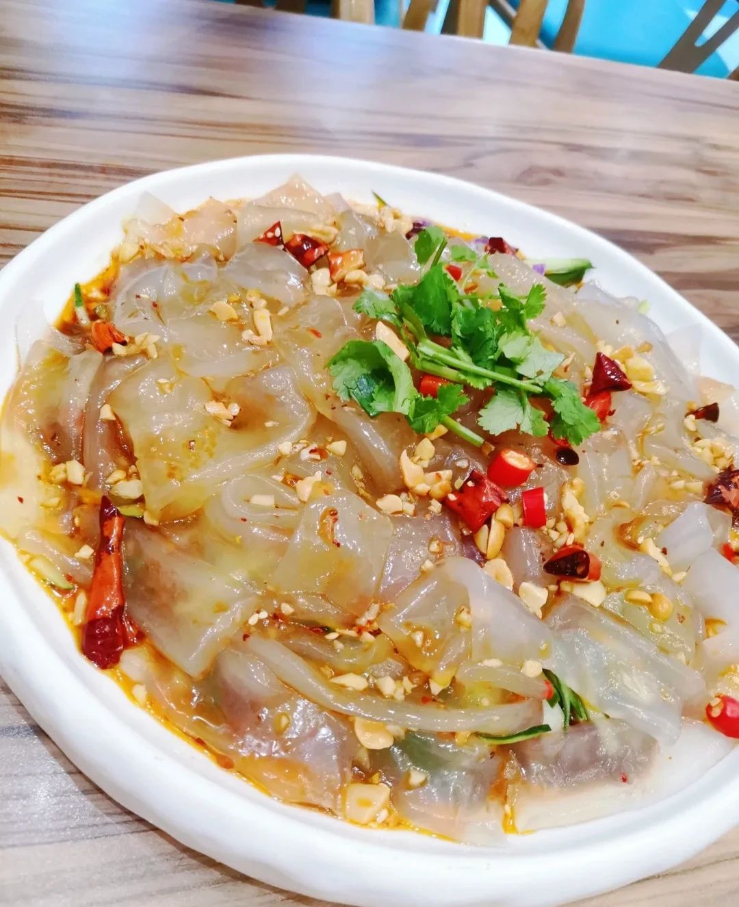 —28¥拉皮有点厚 不易入味但调料拌的味道可以酸甜