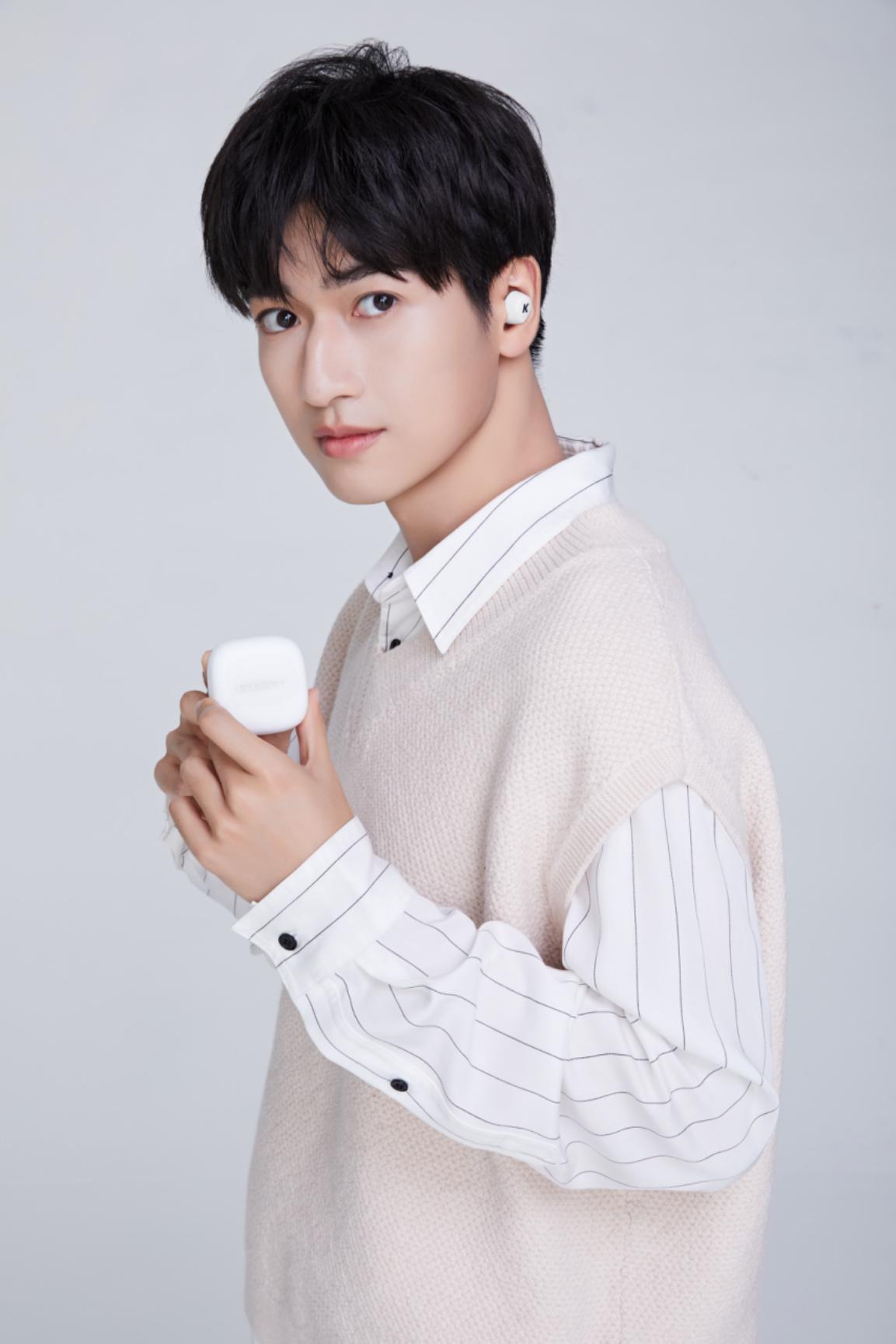 酷狗耳机代言人刘彬濠探班歌手当打之年兄弟情谊溢出屏幕