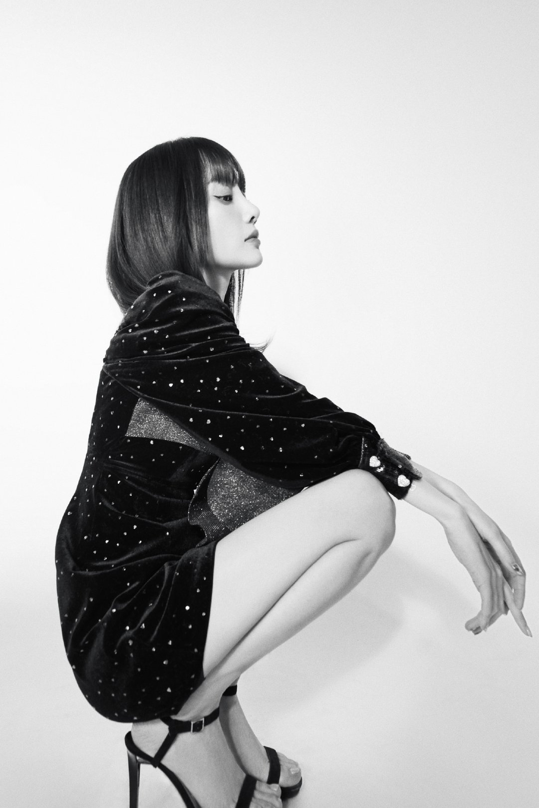 67李小璐直播讨生活漫画刘海加美颜真网红全程被骂仍保持微笑