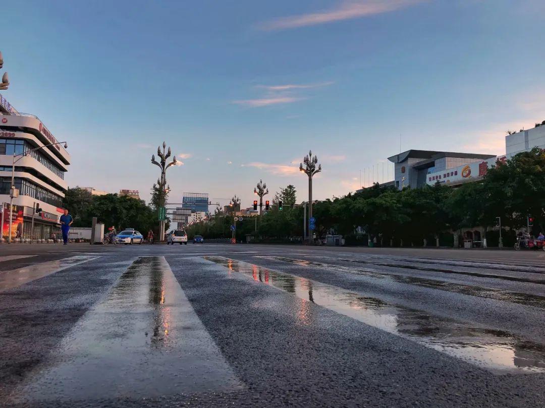 嘘来一起安静地感受什邡的街头