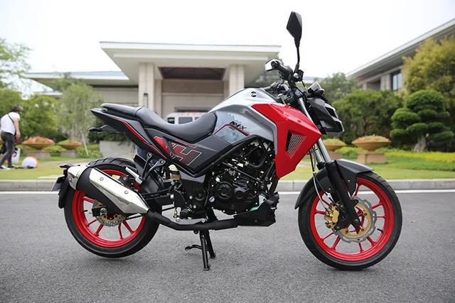 三阳以踏板车为强项,虽然是拉力领域新军,但在跨骑车市场也有一定的