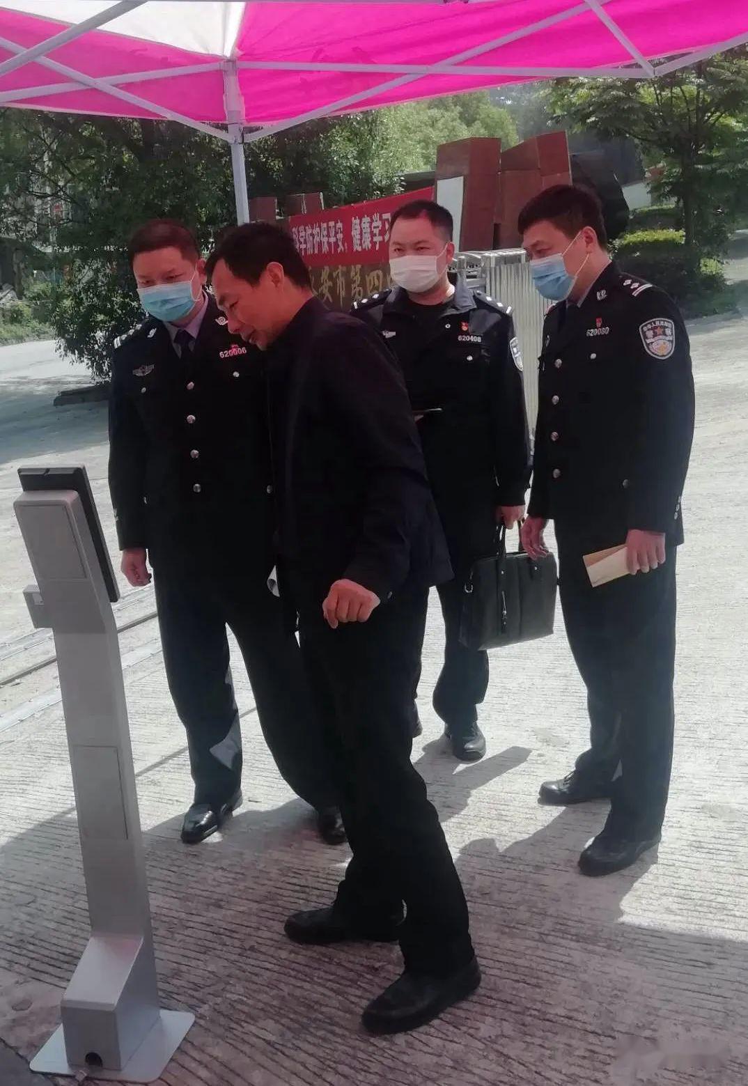 全市初三开学永安公安局全力护航