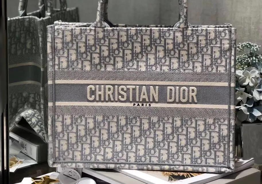 2020最新款diortote灰色让人一见钟情的浅灰色太好看了又高级又清新