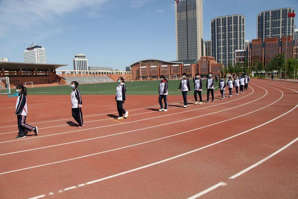 德州二中举行高三复学后首次升旗仪式