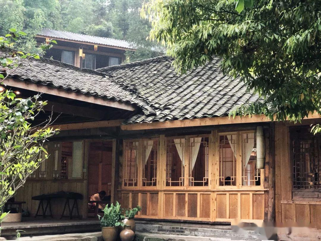 居临云端栖息仙谷玩转剧本杀都江堰这5家民宿超有特色