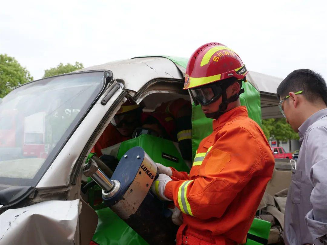 德阳消防开展2020年度车辆交通事故及地震垮塌救援技术培训
