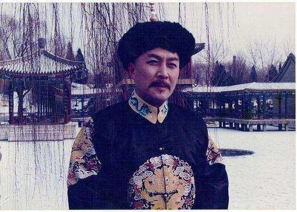 原创四爷胤禛登基之前康熙为什么要把手握重兵的十四爷调走