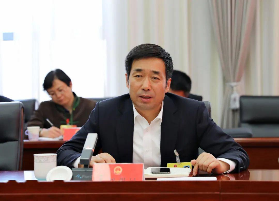 刘程民参加集宁区第十五届人大四次会议第五第二代表团审议
