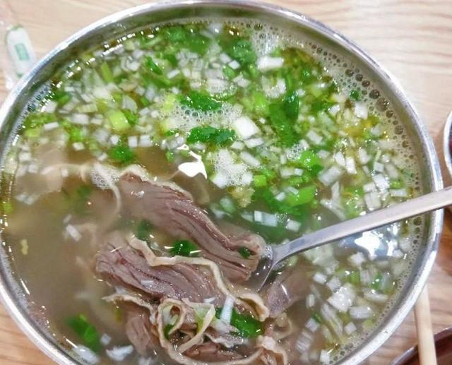 石家庄这一家的牛肉汤饭怎么样呢,试一试朝鲜族的味道