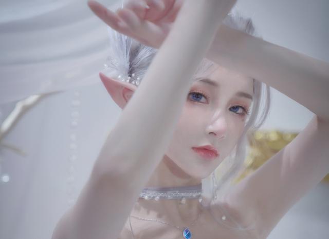 斗鱼女主播魔王深夜发新cos角色,暗藏小心机?_coser