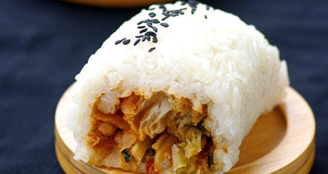 糯米还可以这样做糯米包油条武汉过早小吃