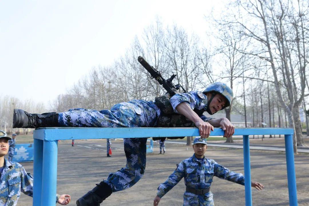 製作簡易爆破器材一起加油來源:央廣軍事作者:韓亮 唐瑞傑 牛濤責編