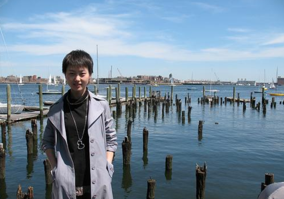 贾平凹女儿出诗集莫言女儿大学写19万字小说易中天女儿更牛