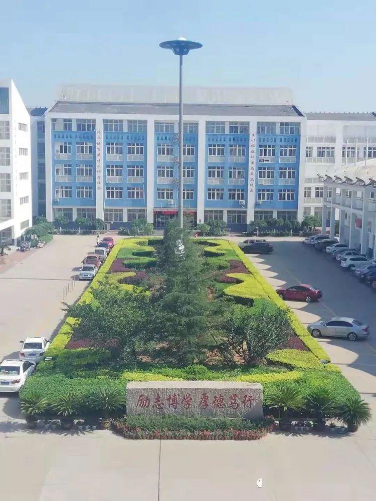 校园动态唐山市农村工作领导小组副组长卢宏秋等领导莅临迁安市第三