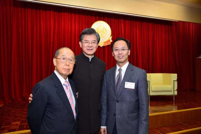 如果没有罗鹰石这个狼爸,或许罗康瑞就无法成才了.