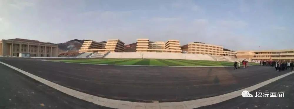 招远市第二中学新校区位于城区西外环附近,占地213.