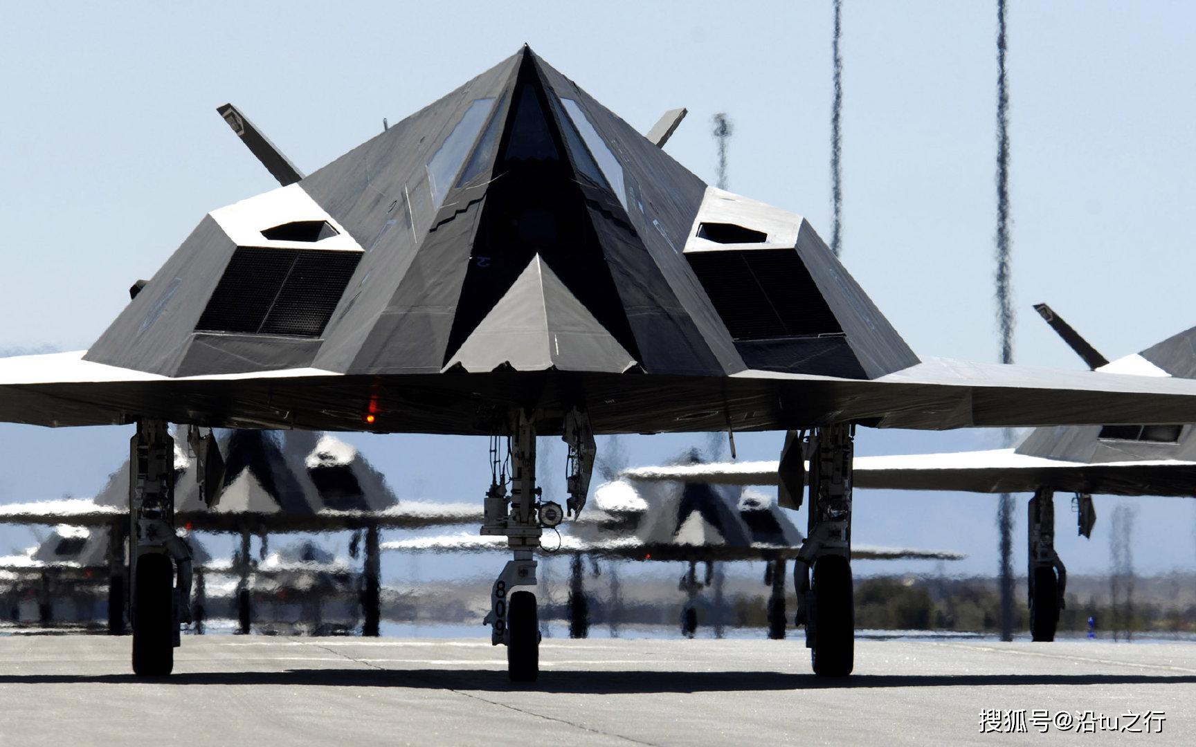 f117隐形轰炸机美国轰炸机的传奇