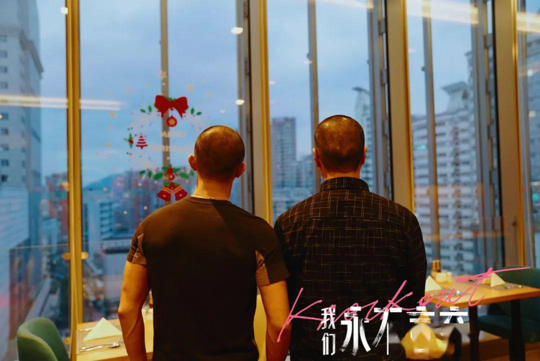 这个最会拍男人的导演,再出猛片_周显扬