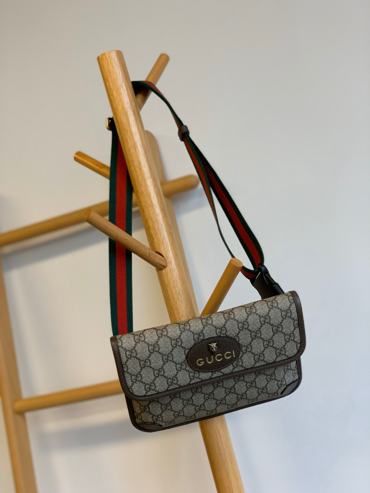 gucci双g虎头胸包真假鉴别