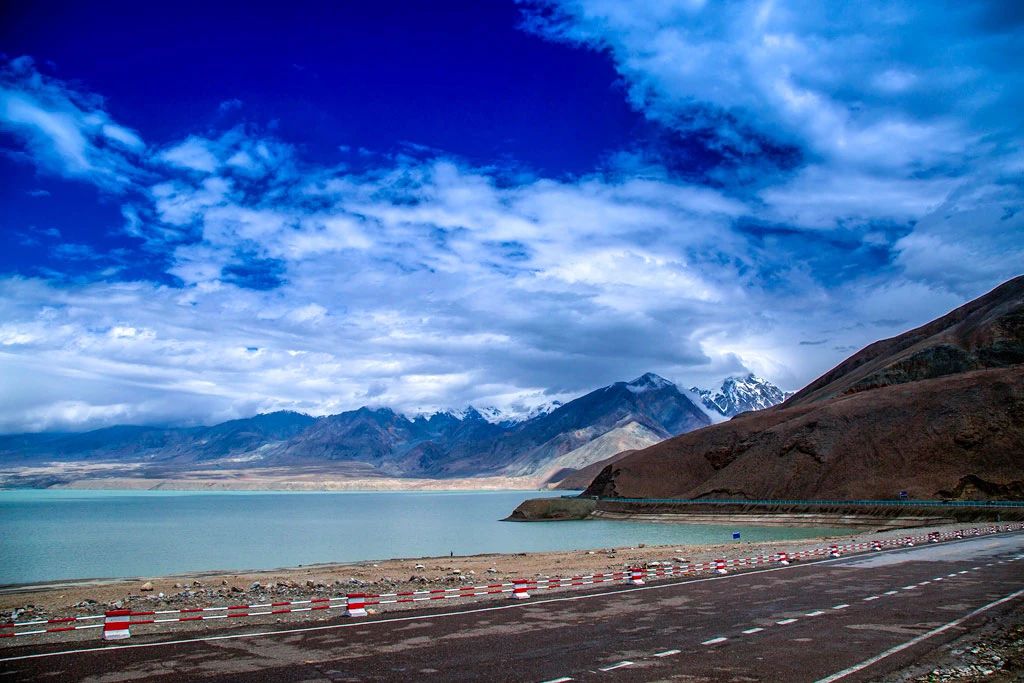 中国最长的国道10000公里的新g219满足所有梦想和激情