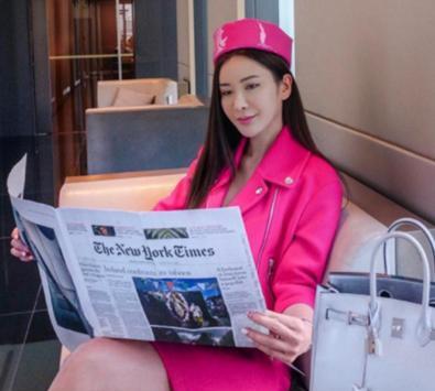 和印尼华裔亿万富豪努尔迪安61朱阿扎(nurdian cuaca)在飞机上相遇