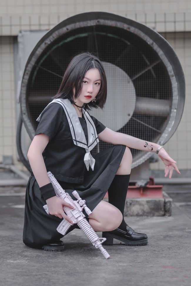 二次元jk制服:我可以穿制服陪你一起玩吃鸡吗_和平