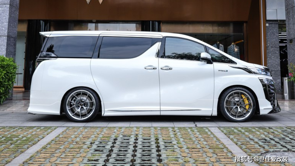 威尔法这么豪华了还要改装?车主:有钱任性!