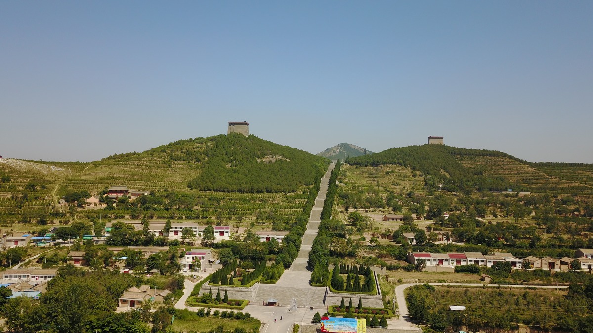 武则天墓:千百年来无人敢盗,40万人马挖不动,全拜一人所赐_梁山