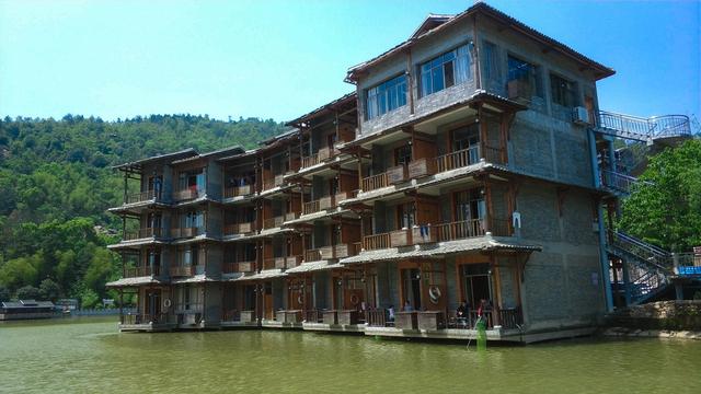 怪石岭位于江西省南昌市新建区溪霞镇境内,占地面积约4200余亩