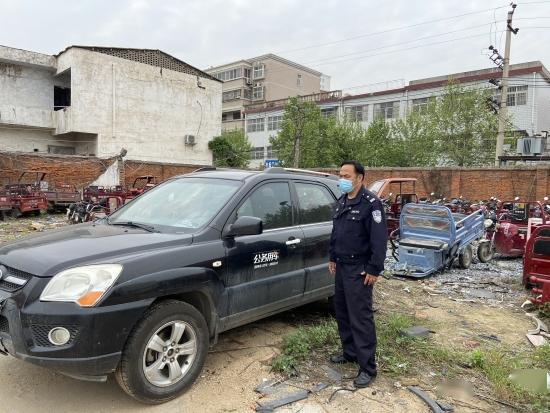 信陽明港交警開展違規扣車扣證專項治理_機動車