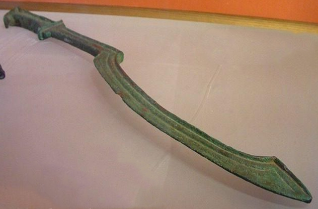 历史上真实的怪异冷兵器一把用镰刀和剑组成一把长2米印度造