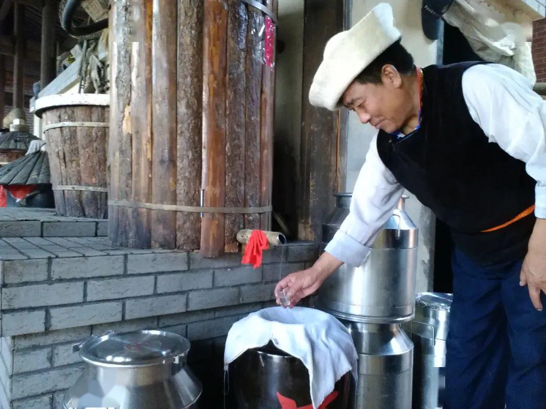 土族藏酒窖烧窑美食活动安排08:00青海宾馆会议中兴停车场集合08:20