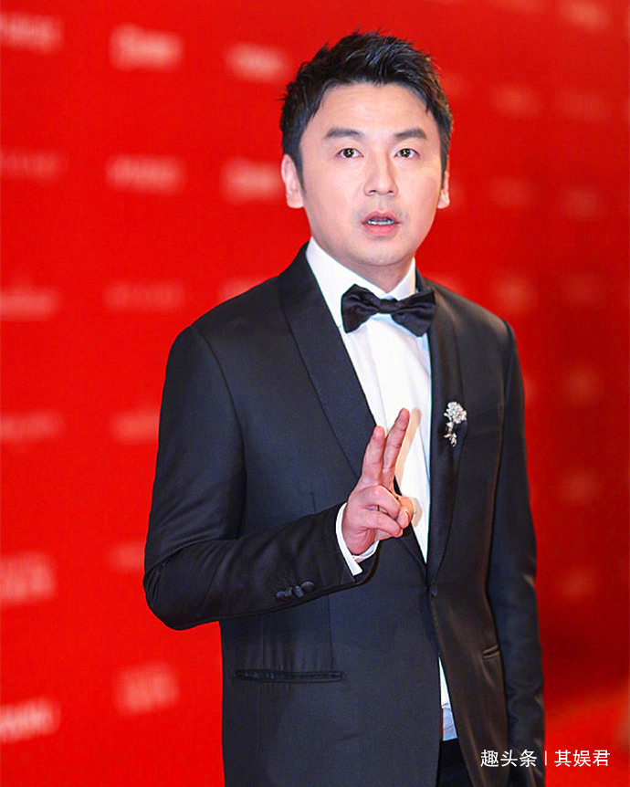 红毯上的男星们胡歌帅气鹿晗潇洒雷佳音是真的头大