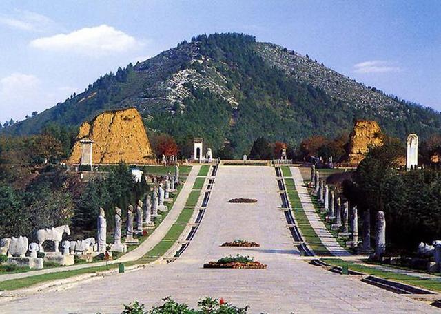 千百年来,乾陵成为了唐十八陵中唯一未被盗的皇家墓地,这全拜他一人所