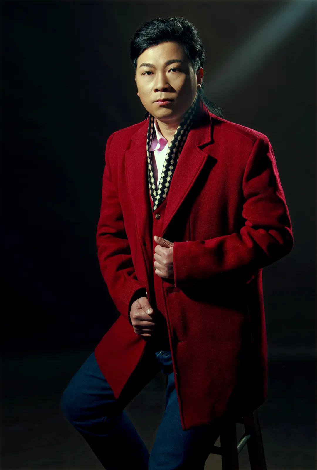 绥宁作家彭超散文照相