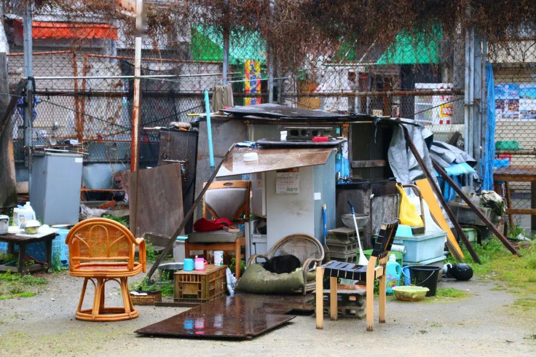 虽然日本是世界上为数不多的不存在贫民窟的国家,但是在东京的上野
