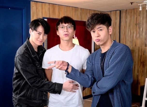 兄弟情不再?前tvb男歌手承认与好友胡鸿钧少联系:我在等他回复