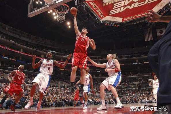 分析：中国力量也曾撼动NBA，“移动长城”姚明当年到底有多强？-搜狐大视野-搜狐新闻