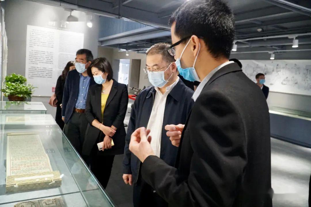 省商务厅党组成员总经济师朱军走访龙港市网联会