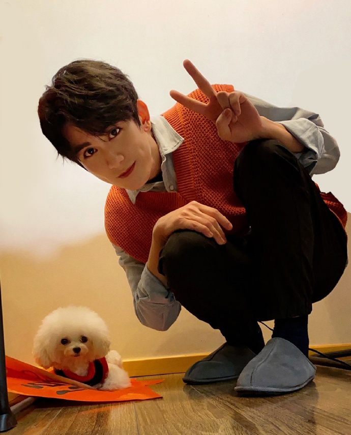 朱赞锦:首先啊,它们花掉我多少生活费,我真的是没有去仔细地算过.