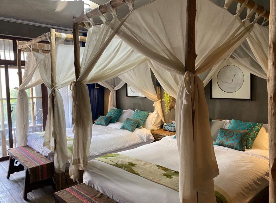 洒满阳光这真的是一个充满意义的民宿这样的半朵悠莲你喜欢吗古朴的