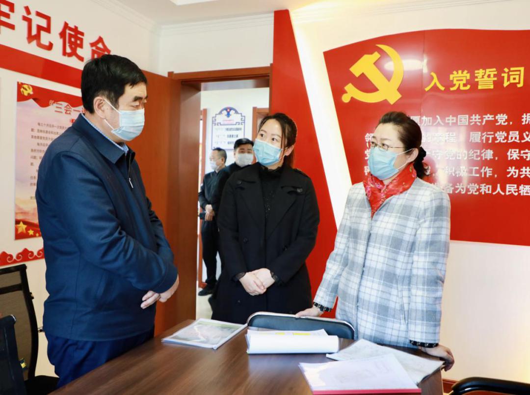 内蒙古自治区统计局局长潘志峰在呼和浩特市调研指导疫情防控资料在