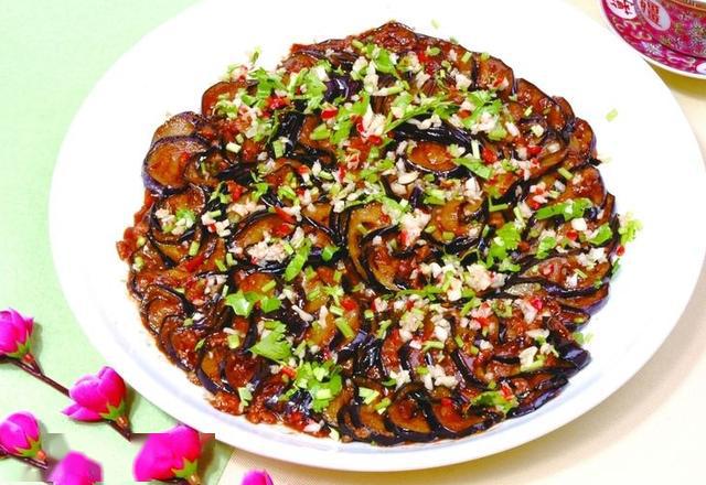 制作简单干烧鸡腿家常美味香得很营养下饭扒茄子家人的最爱